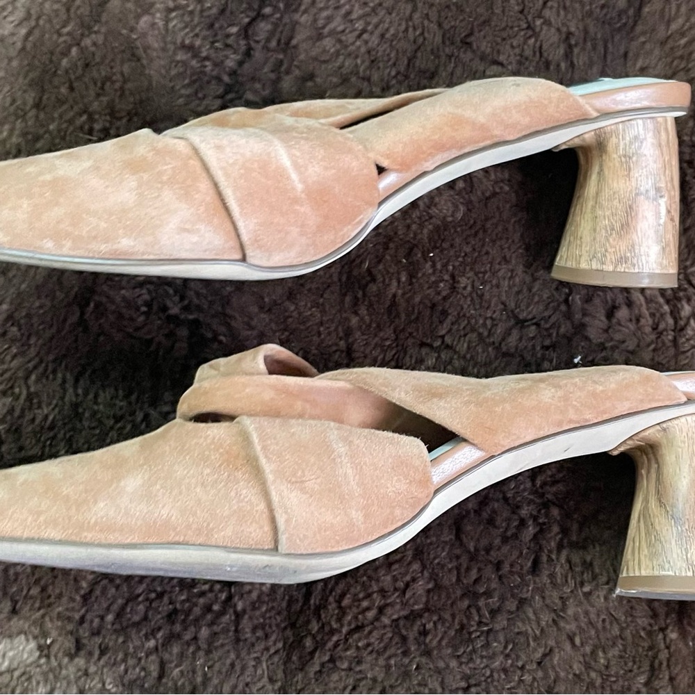 Sanctuary Tan Suede Knot-Detail Pointed Mules - Picture 4 of 6